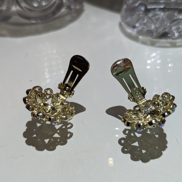 Vintage Multi-colored Diamonté Aurora Ab Crystals Clip-on Earrings - Picture 4 of 4